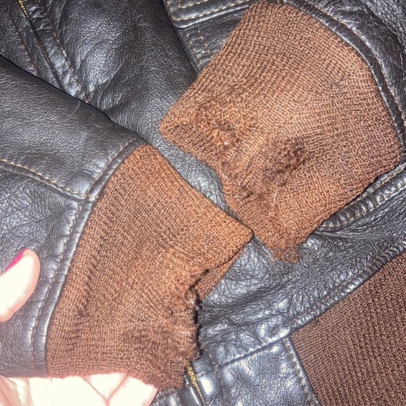 Golden Bear Leather Coat with Fur Collar - Picture 4 of 4